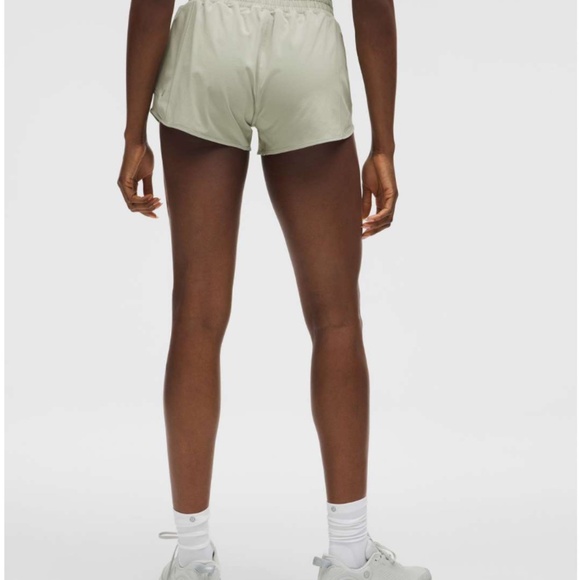 Lululemon Hotty Hot High-Rise Lined Short 2.5" Fog Green - Picture 2 of 9